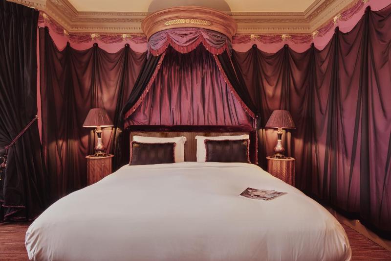 Deluxe Double Room image 1