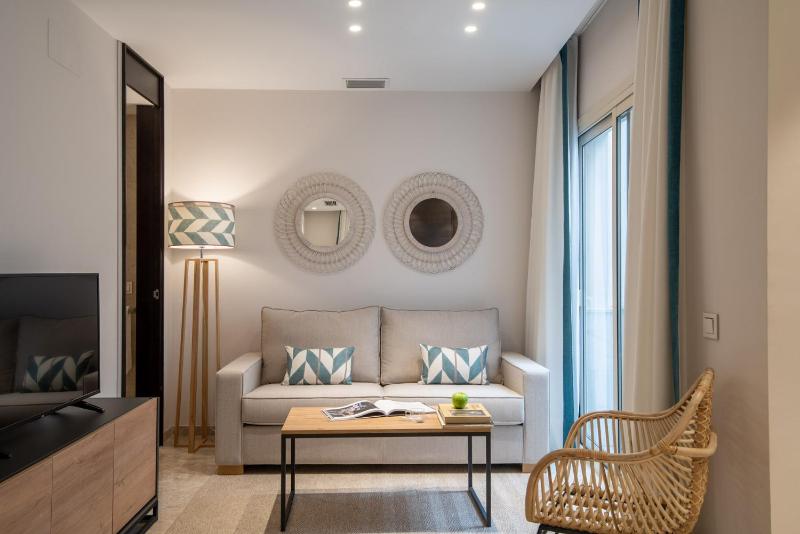One-Bedroom Apartment image 4