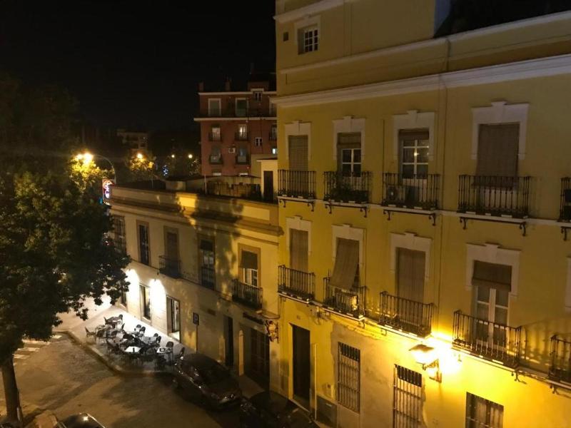 Double Room with Balcony image 2