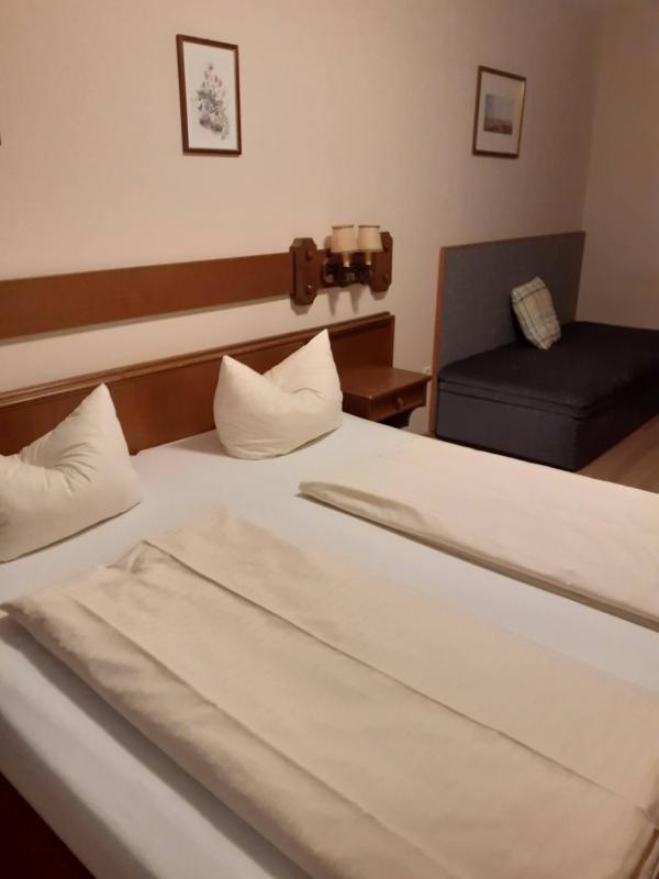 Comfort One-Bedroom Apartment image 3