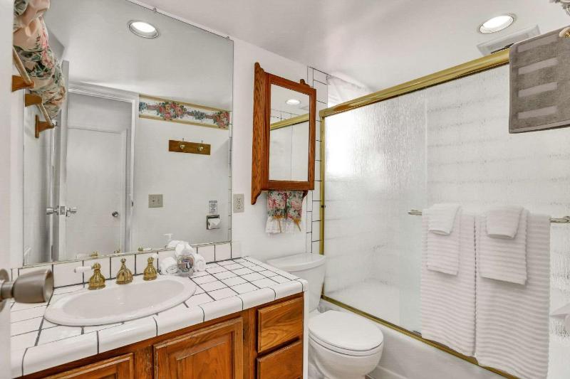 1106 Park Avenue - image 24