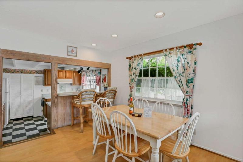 1106 Park Avenue - image 8