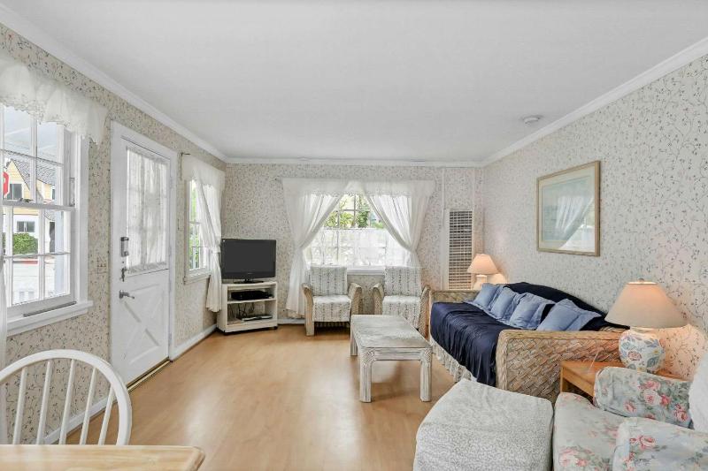 201 Amethyst Avenue - image 27