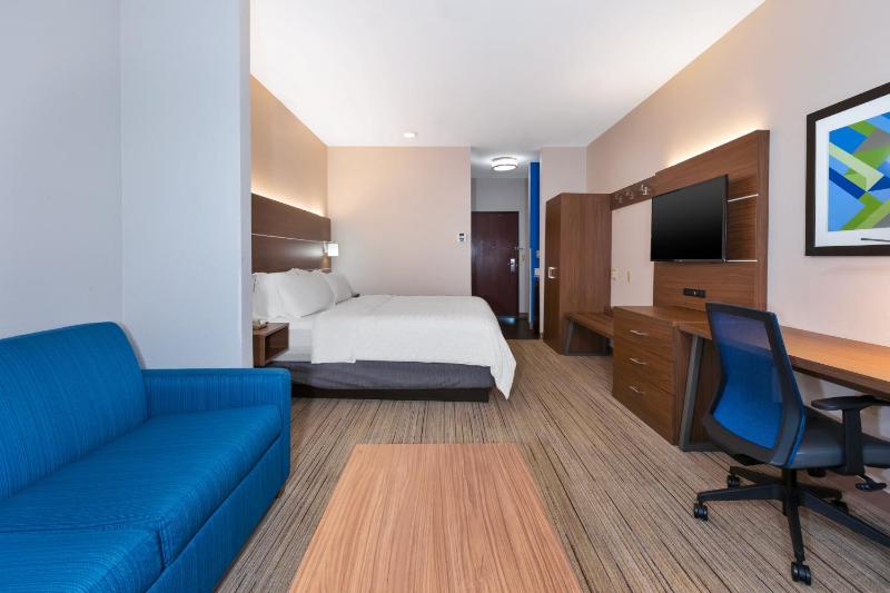King Suite with Sofa Bed - Non-Smoking image 1