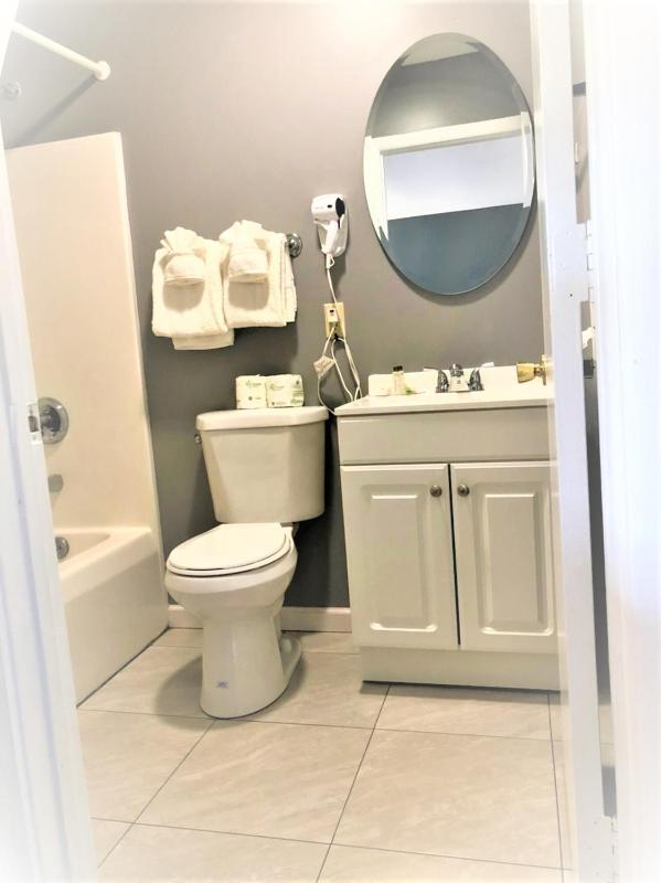 Single Room with Private Bathroom image 2