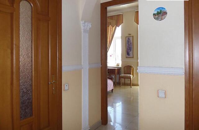 Deluxe Apartment image 2