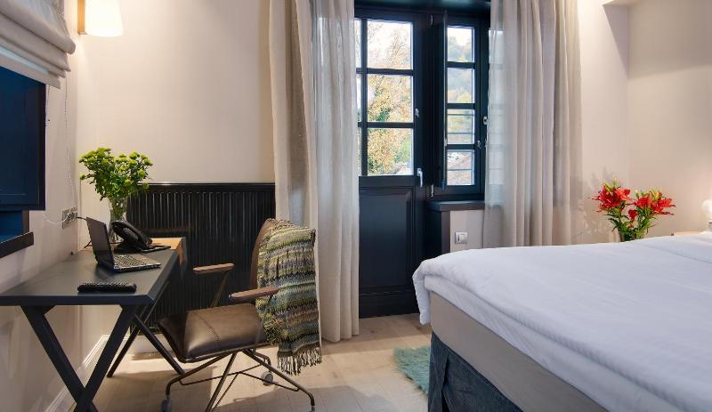 Superior Double Room image 2
