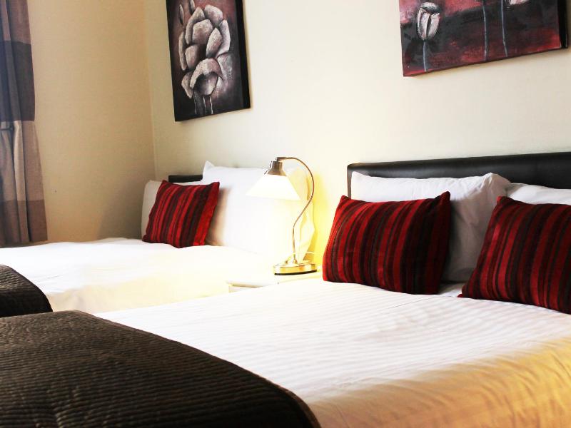 Triple Room image 4