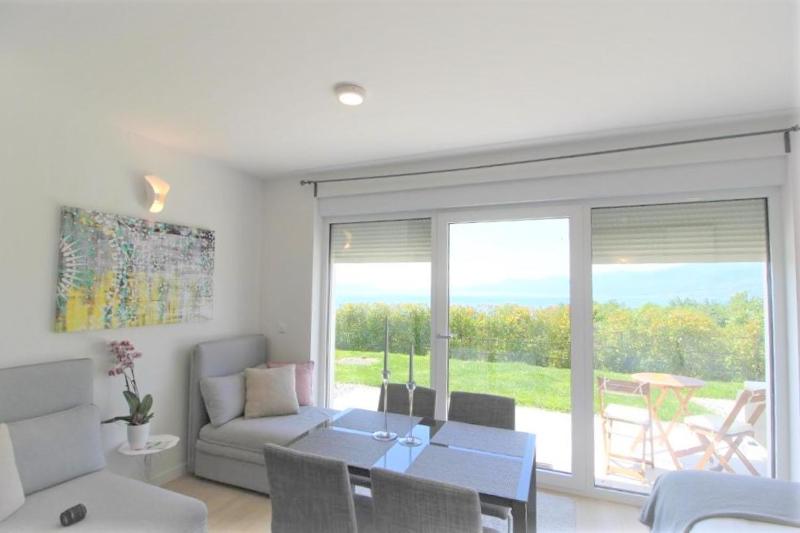 Studio Apartment with Sea View image 2