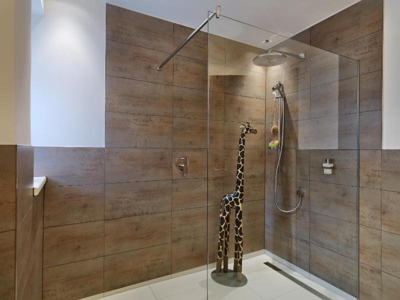 Superior One-Bedroom Apartment with Balcony image 4