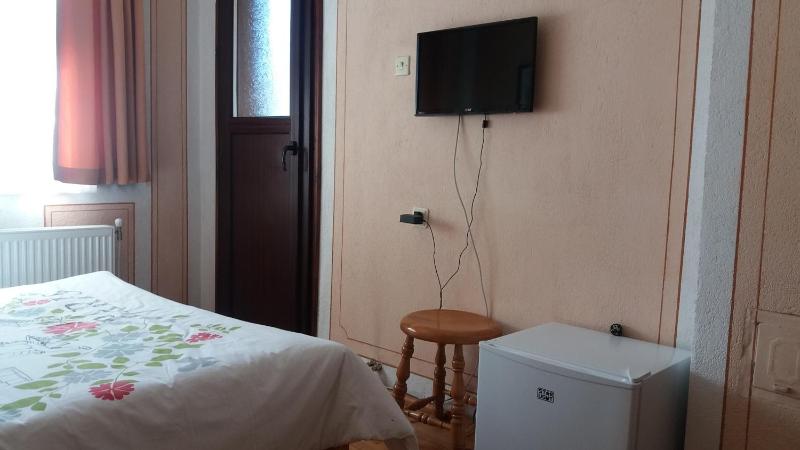 Double Room with Balcony image 2