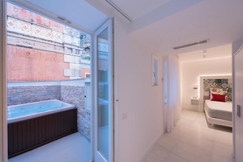 Amalfi Suite Boutique Hotel - image 5