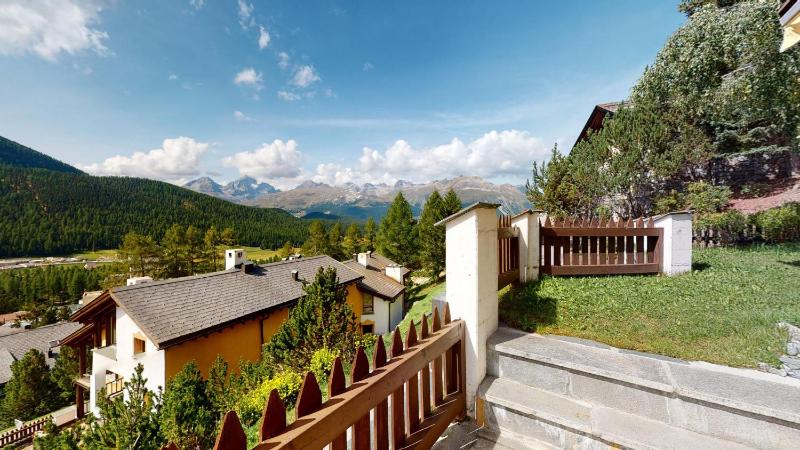 Apartment with Mountain View image 3