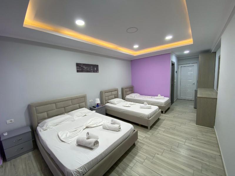 Quadruple Room with Sea View image 4