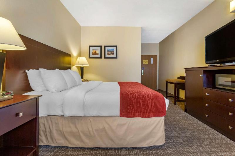 King Room - Accessible/Non-Smoking image 2