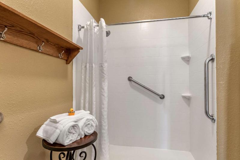 King Room - Disability Access/Non-Smoking image 2