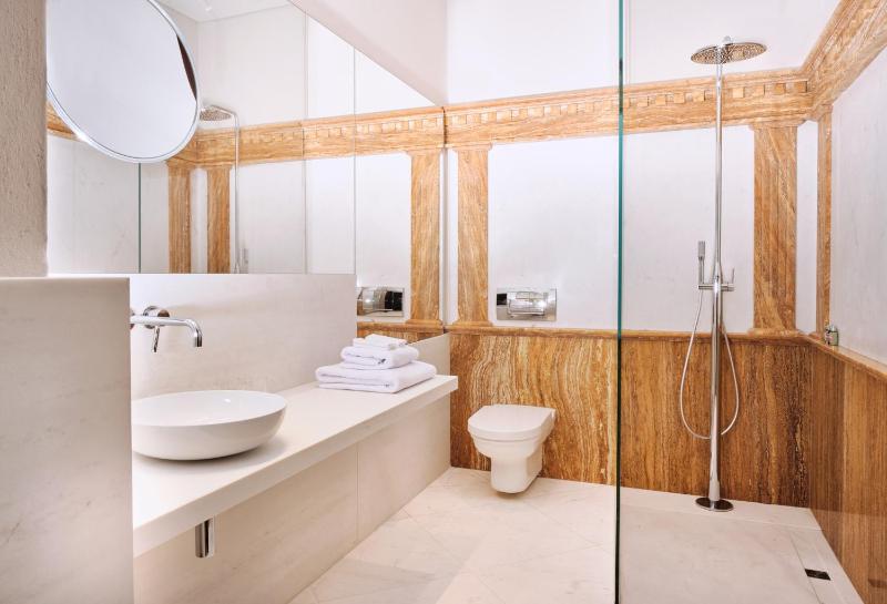 Junior Suite image 4