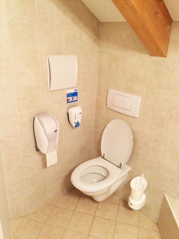 Quadruple Room with Shared Bathroom image 4