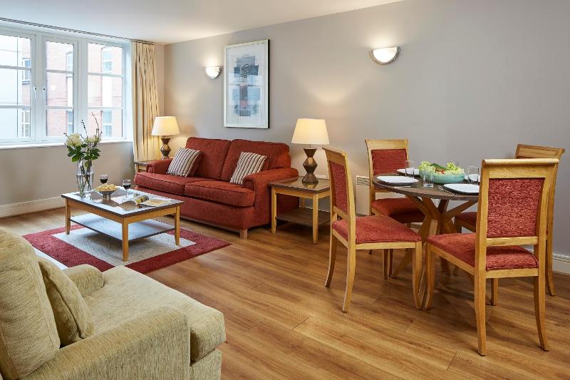 Two-Bedroom Apartment with Sofa Bed (6 Adults) image 3