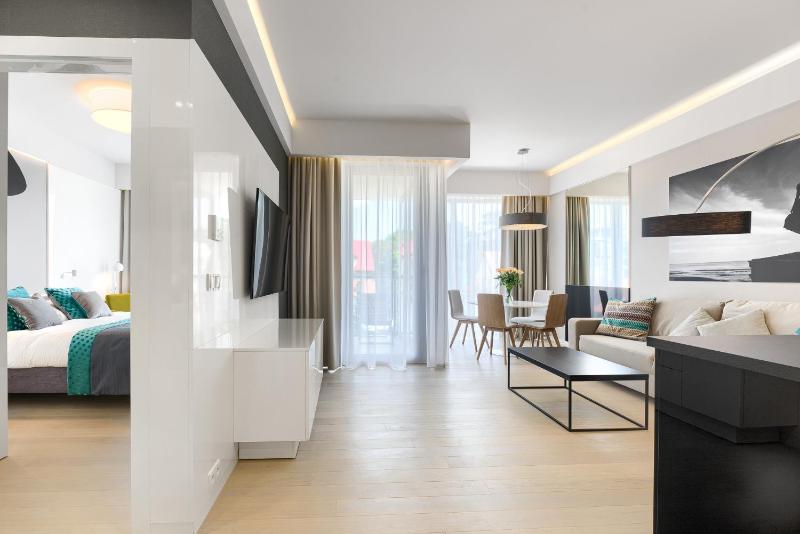Deluxe One-Bedroom Apartment image 3