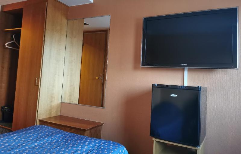 Twin Room image 2
