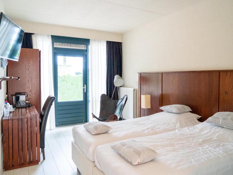 Twin Room image 2