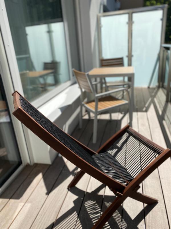 Studio with Balcony image 3