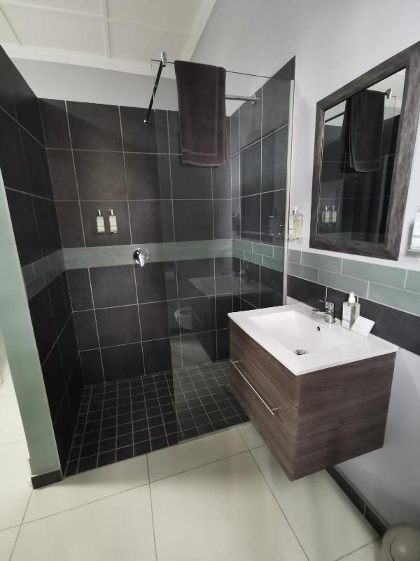 Dawson Manor Guest House - image 2