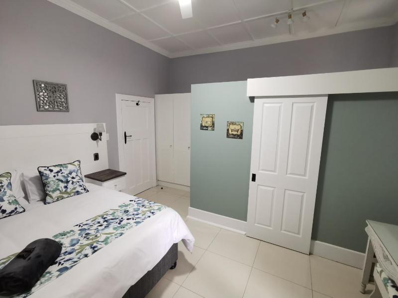 Dawson Manor Guest House - image 4