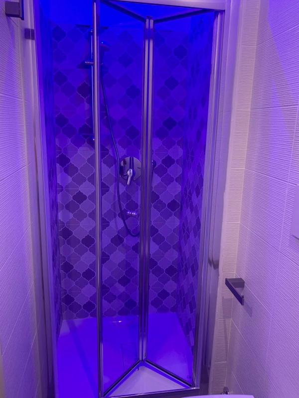 Double Room with Balcony image 2