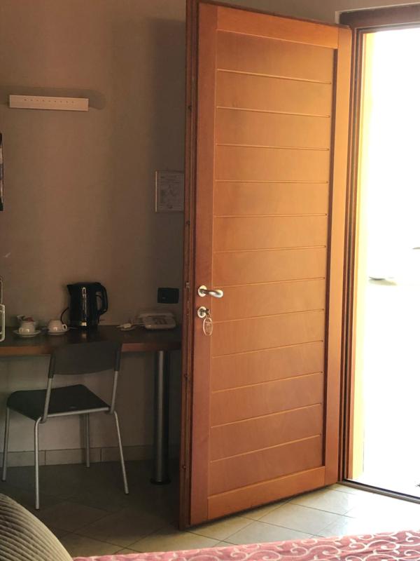 Deluxe Room image 3