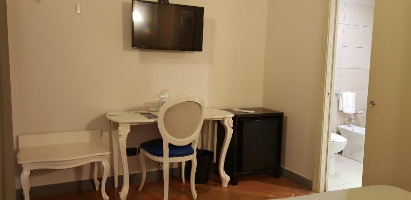Comfort Single Room image 3
