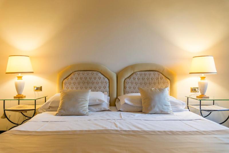 Superior Double or Twin Room with Garden View image 4