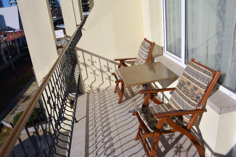 One-Bedroom Apartment with Balcony image 2