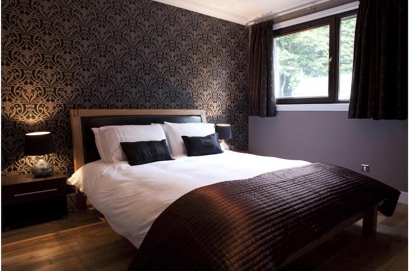 Four-Bedroom Apartment image 4