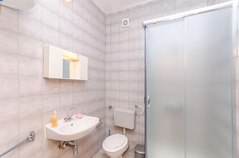 Apartment image 3
