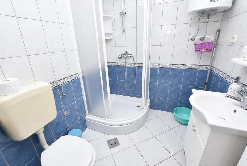 One-Bedroom Apartment image 4