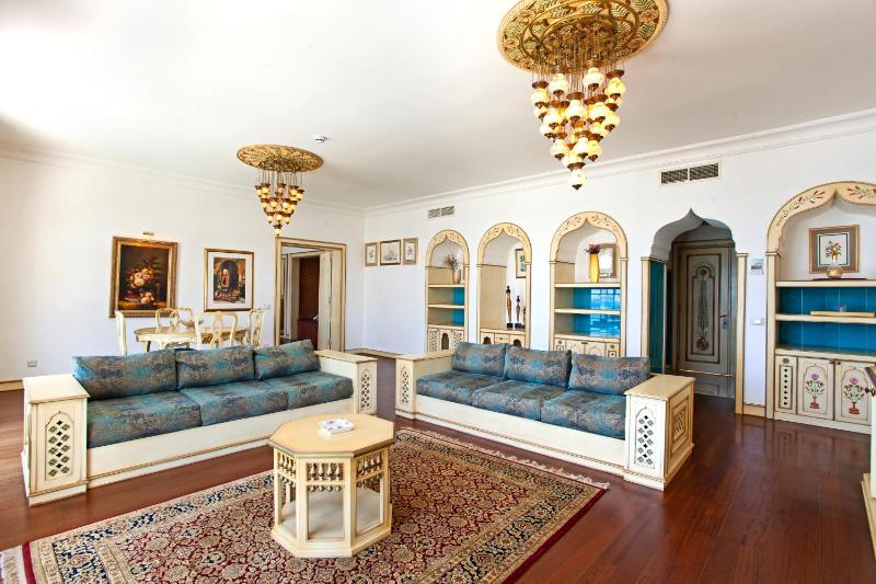 King Suite with Sea View image 3