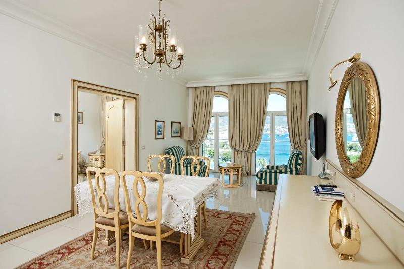 Junior Suite with Sea View image 2