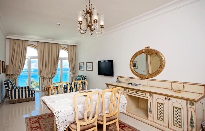 Junior Suite with Sea View image 3