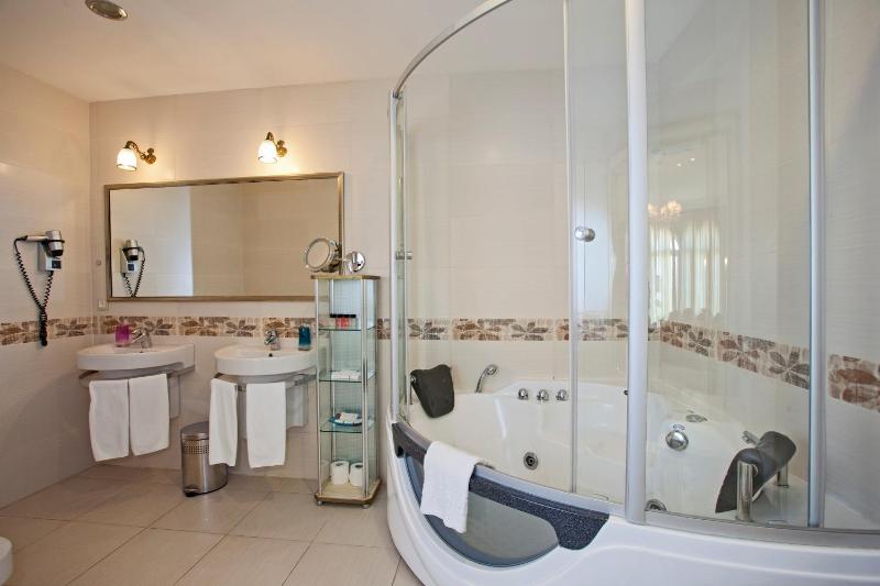 Junior Suite with Sea View image 4