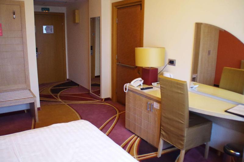 Room #29484415 image 1