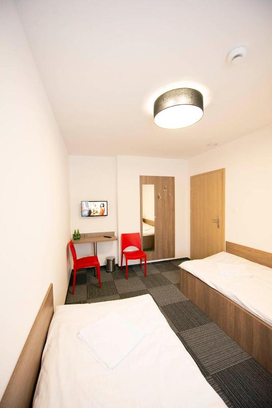 Twin Room with Shared Bathroom image 2