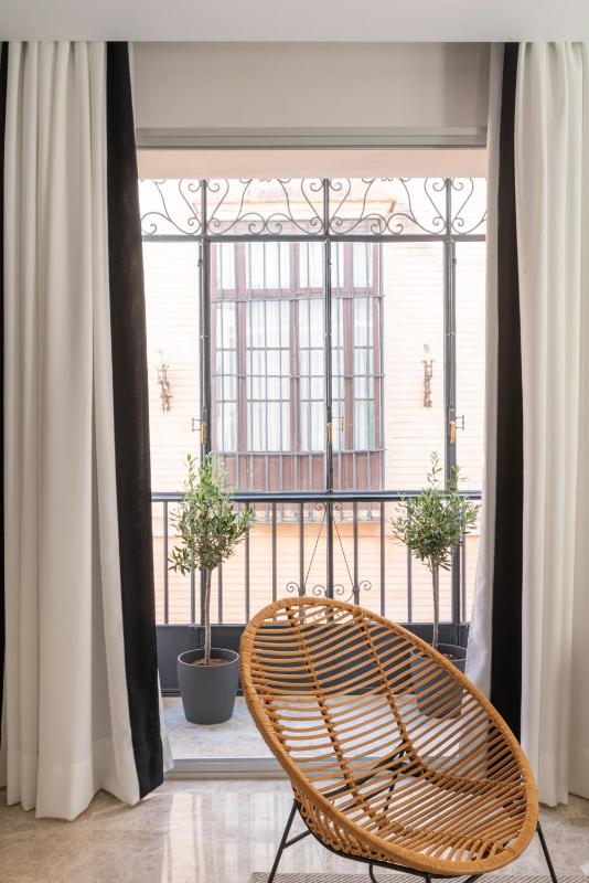 One-Bedroom Apartment image 3