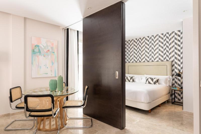 One-Bedroom Apartment image 4