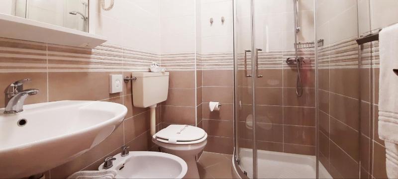 Hotel Carol - image 36