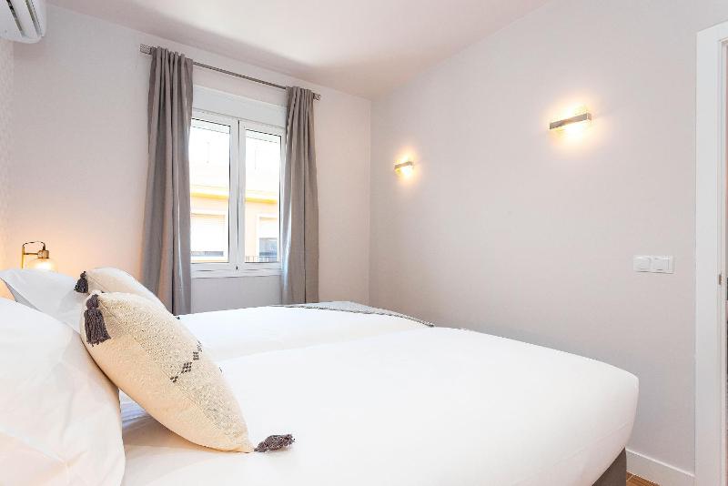 Apartment with Balcony image 4