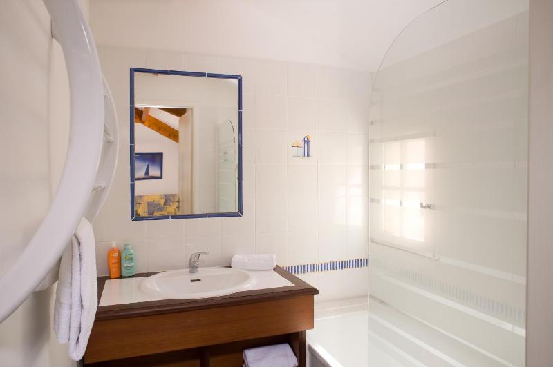 Two-Bedroom House (6 Adults) image 4