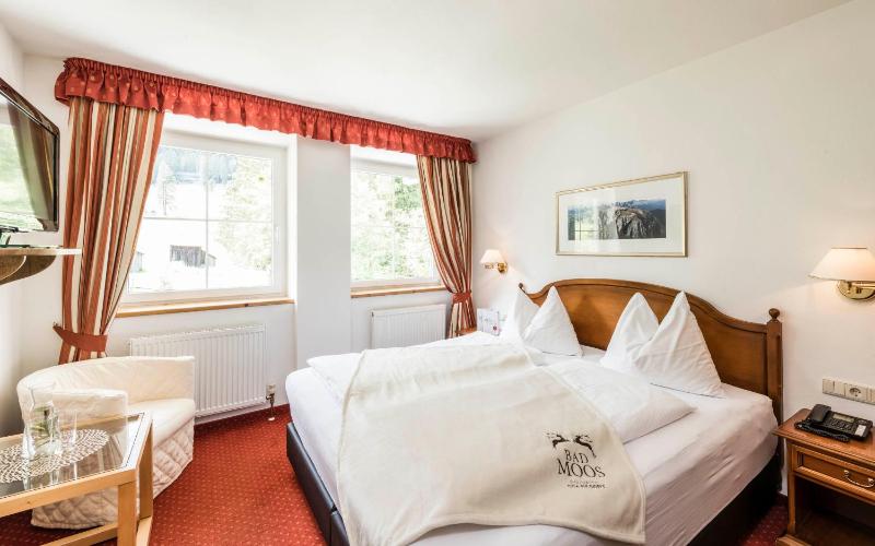 Standard Double Room image 3