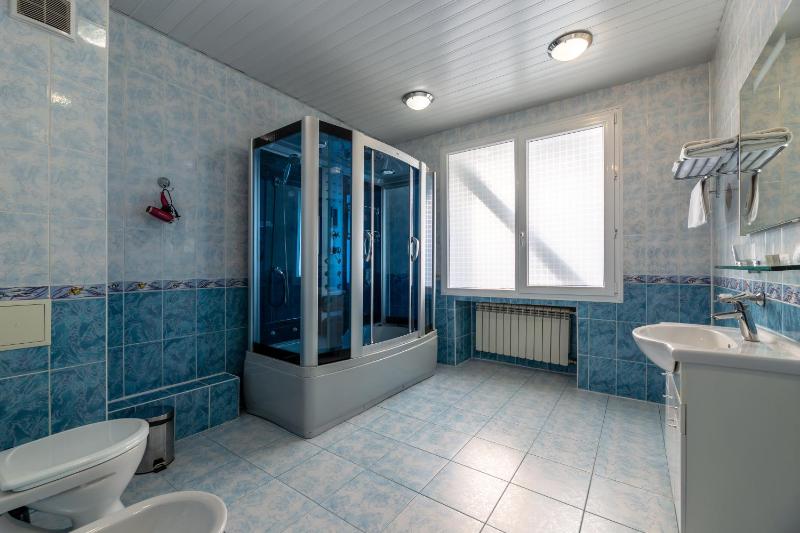 Suite image 3